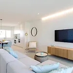 Mar A Vista - With Pool, Gym And Sea Views *