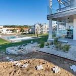 Mar A Vista - With Pool, Gym And Sea Views