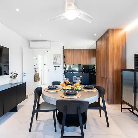 Mar A Vista - With Pool, Gym And Sea Views