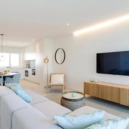 Mar A Vista - With Pool, Gym And Sea Views *