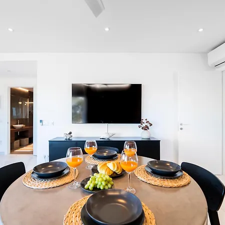 Mar A Vista - With Pool, Gym And Sea Views نازاريه